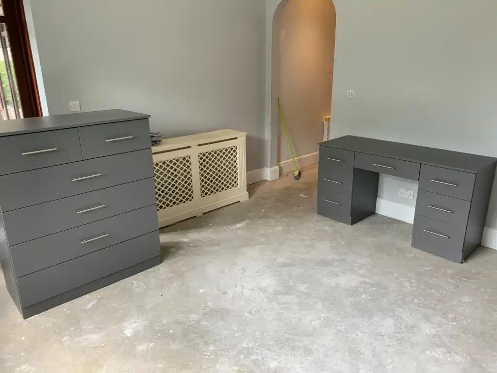 Freestanding furniture